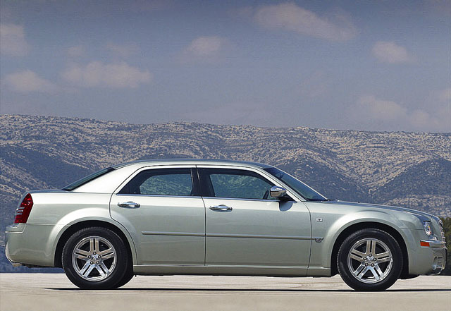 Chrysler 300C, rabljen napake težave okvare vpoklici