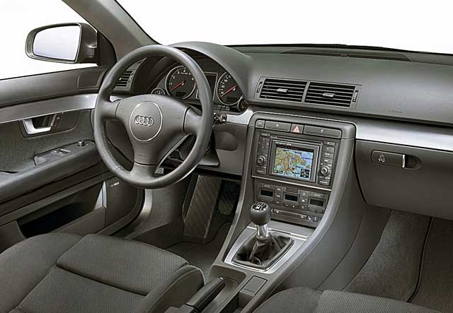Audi A4, pregled napak, okvar, težav, vpoklicev